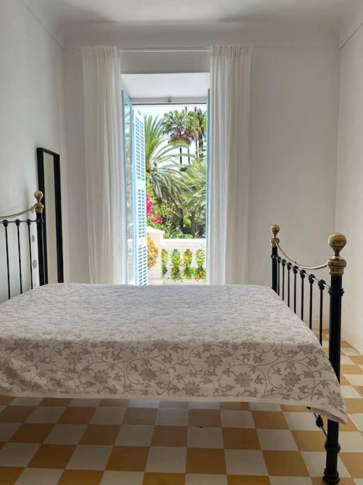 Beautiful Garden Steps From The * Menton